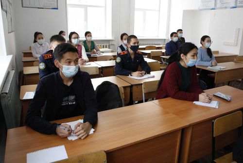 В майские праздники учимся?