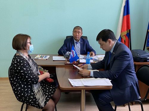 «ЕДИНАЯ РОССИЯ» проводит Всероссийскую неделю приемов граждан старшего поколения