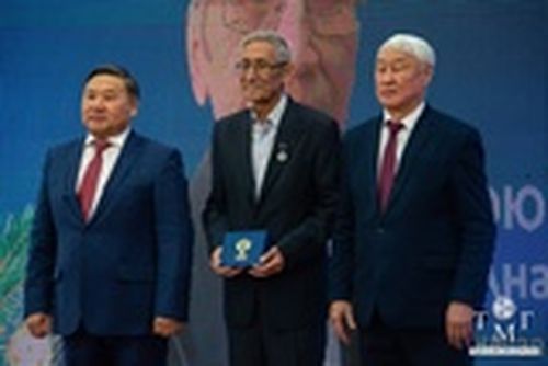 Тува чествует своих героев: церемония вручения государственных наград