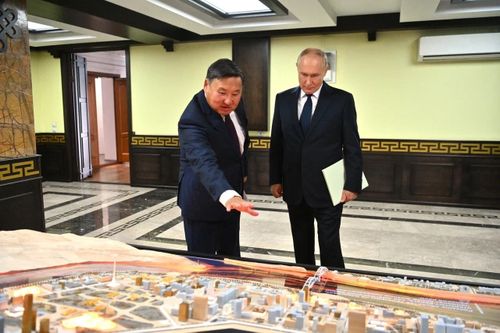 Глава Тувы поздравил Президента России Владимира Путина с днем рождения