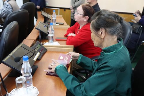 В Верховном Хурале Тувы посмертно наградили погибших в спецоперации военнослужащих