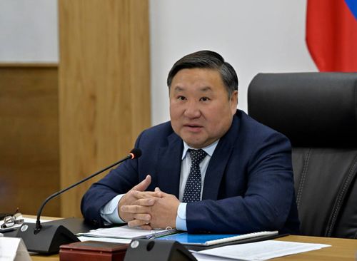 Глава Тувы Владислав Ховалыг провел первое аппаратное совещание года: итоги новогодних праздников и задачи на будущее