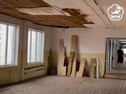 Владислав Ховалыг: «Общая готовность ремонтных работ в школах Тувы составляет 56,9 %»