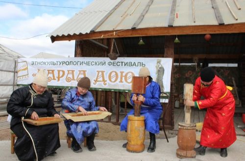 Тараа дою: Чаагай арбай далганын, чиңге-тарааны, чочакты амзап…