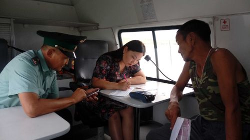 Должникам не скрыться: один день из жизни судебного пристава