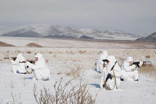 В Туве набирают выпускников для службы в ФСБ и по контракту